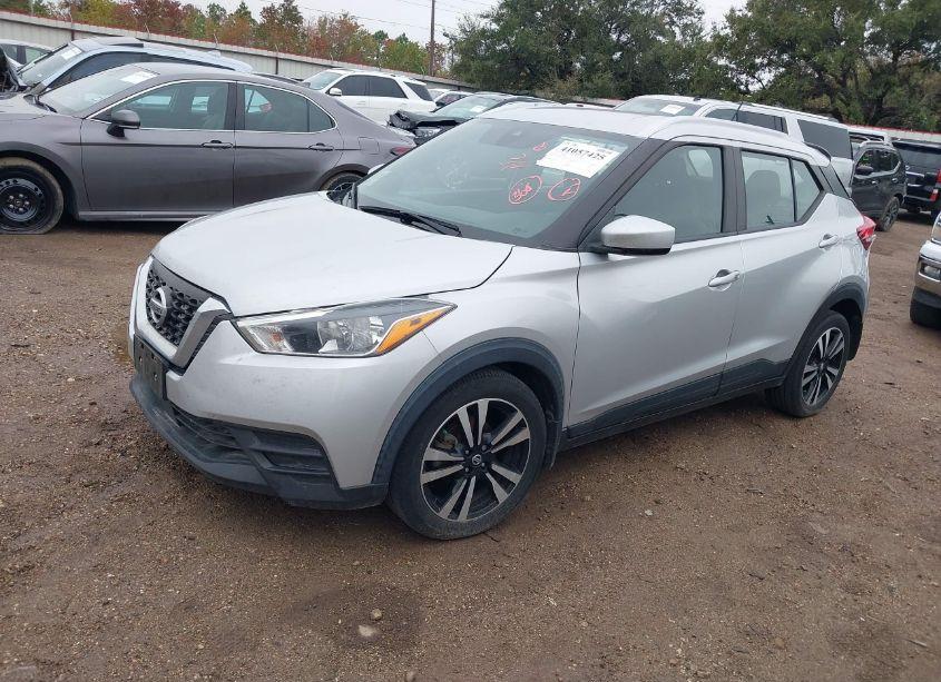 Photo 2 of 2020 Nissan Kicks SV XTRONIC CVT (VIN 3N1CP5CV3LL554933)