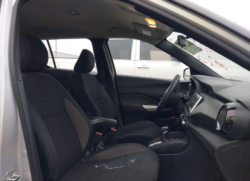 Photo 5 of 2020 Nissan Kicks SV XTRONIC CVT (VIN 3N1CP5CV3LL554933)