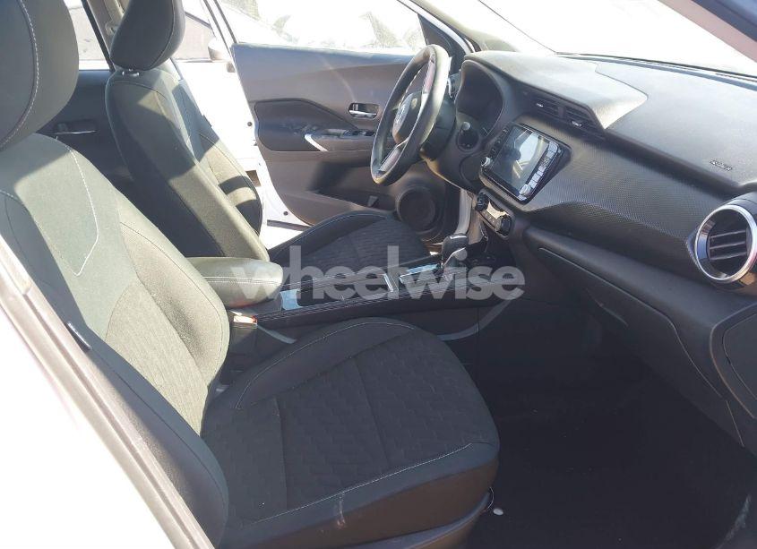 Photo 5 of 2021 Nissan Kicks SV XTRONIC CVT (VIN 3N1CP5CV3ML484500)