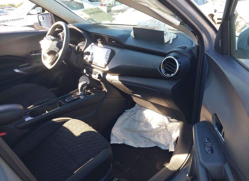 Photo 5 of 2021 Nissan Kicks SV (VIN 3N1CP5CV3ML513591)