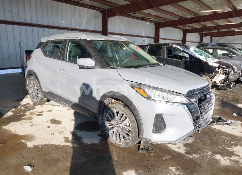 2022 Nissan Kicks SV XTRONIC CVT (VIN 3N1CP5CV3NL477886) main photo