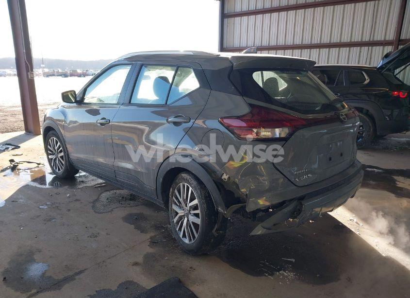 Photo 3 of 2022 Nissan Kicks SV XTRONIC CVT (VIN 3N1CP5CV3NL477886)