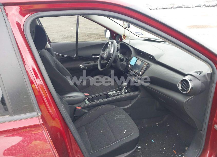 Photo 5 of 2022 Nissan Kicks SV XTRONIC CVT (VIN 3N1CP5CV3NL512104)