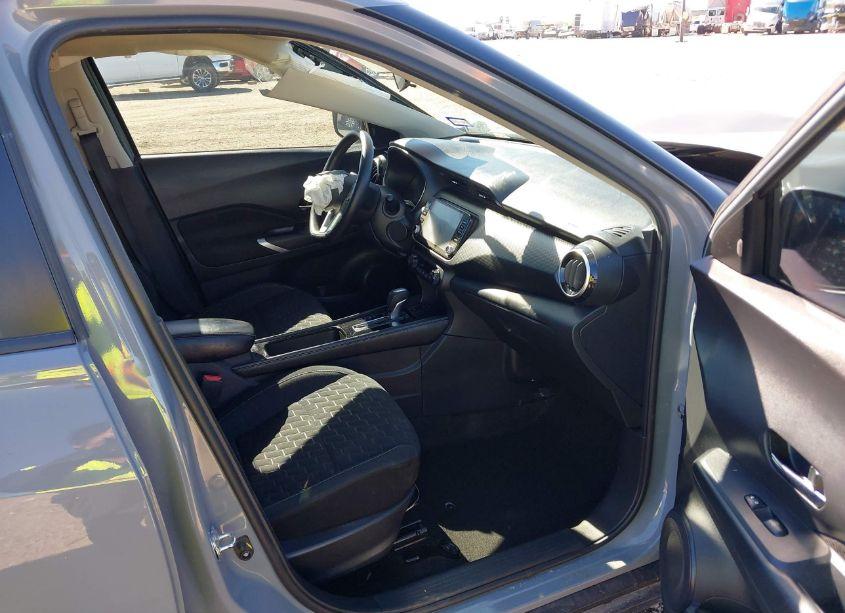 Photo 5 of 2022 Nissan Kicks SV XTRONIC CVT (VIN 3N1CP5CV3NL520008)