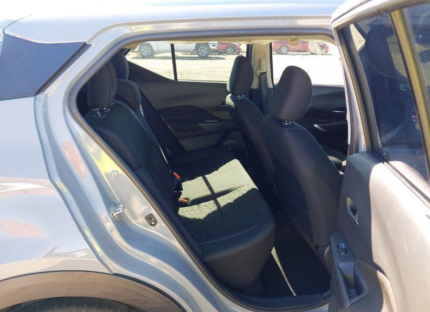 Photo 8 of 2022 Nissan Kicks SV XTRONIC CVT (VIN 3N1CP5CV3NL520008)