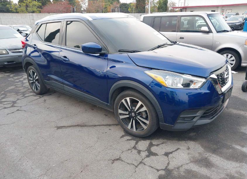 2020 Nissan Kicks SV XTRONIC CVT (VIN 3N1CP5CV4LL499750) main photo