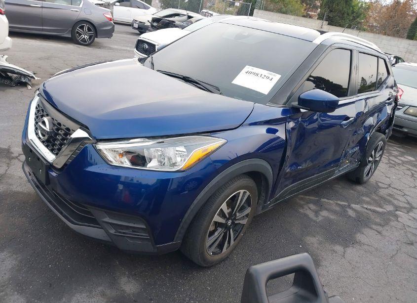 Photo 2 of 2020 Nissan Kicks SV XTRONIC CVT (VIN 3N1CP5CV4LL499750)