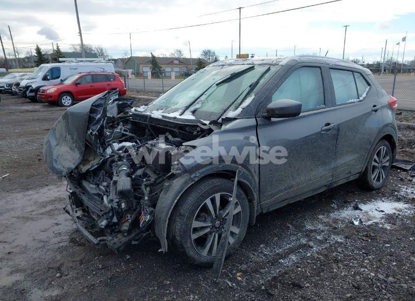 Photo 2 of 2020 Nissan Kicks SV XTRONIC CVT (VIN 3N1CP5CV4LL537249)