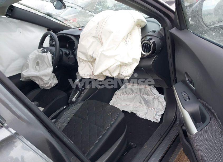 Photo 5 of 2020 Nissan Kicks SV XTRONIC CVT (VIN 3N1CP5CV4LL537249)