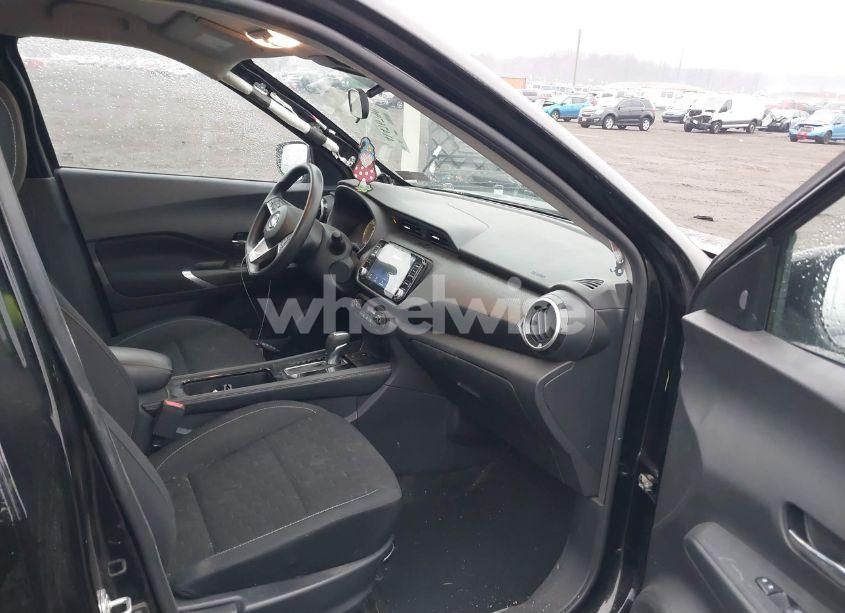 Photo 5 of 2021 Nissan Kicks SV XTRONIC CVT (VIN 3N1CP5CV4ML515026)