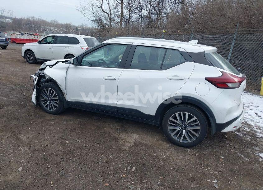 Photo 3 of 2021 Nissan Kicks SV XTRONIC CVT (VIN 3N1CP5CV4ML517584)