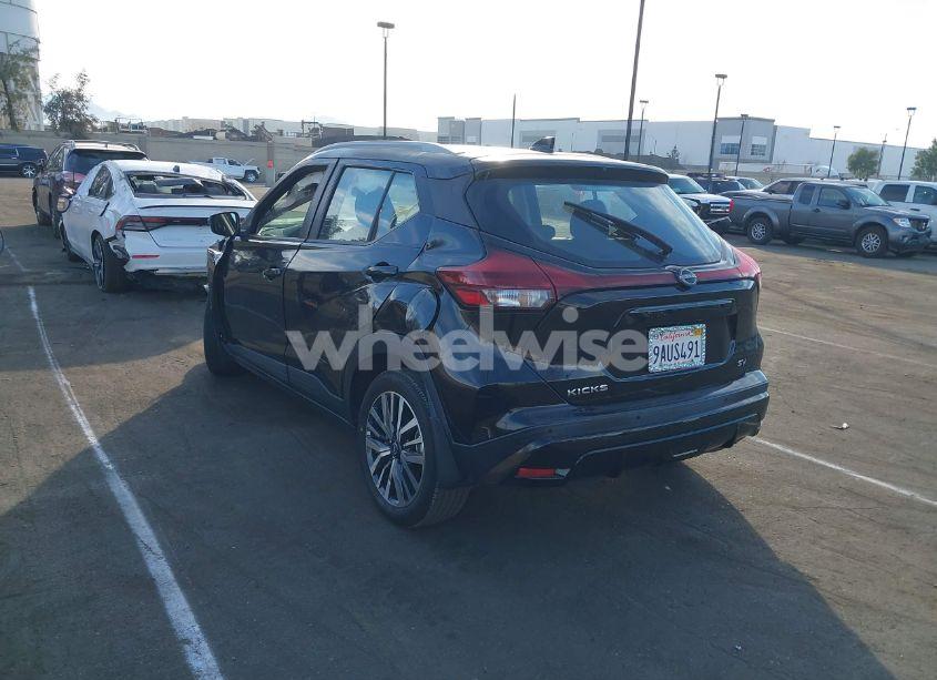 Photo 3 of 2022 Nissan Kicks SV XTRONIC CVT (VIN 3N1CP5CV4NL483051)