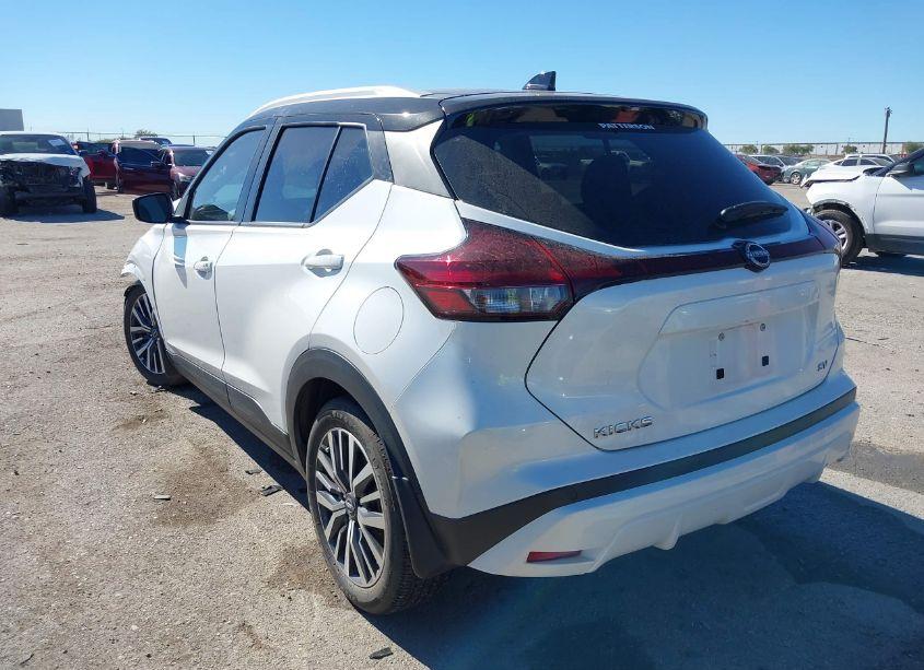 Photo 3 of 2022 Nissan Kicks SV XTRONIC CVT (VIN 3N1CP5CV4NL486158)