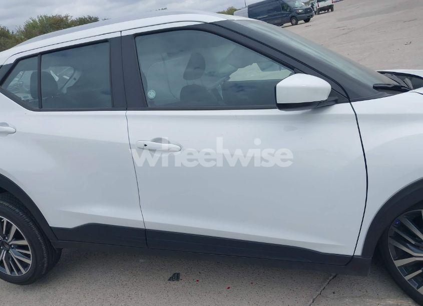 Photo 13 of 2024 Nissan Kicks SV XTRONIC CVT (VIN 3N1CP5CV4RL512764)