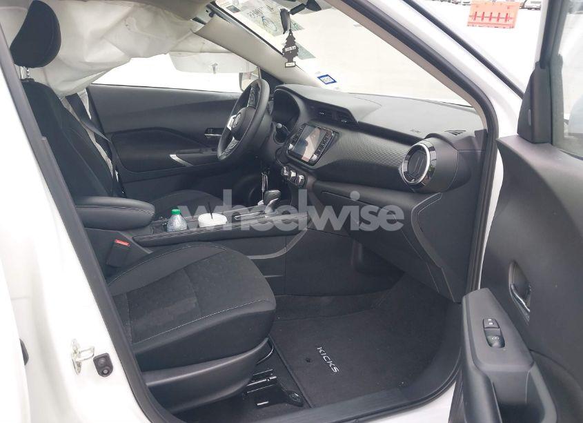 Photo 5 of 2024 Nissan Kicks SV XTRONIC CVT (VIN 3N1CP5CV4RL512764)