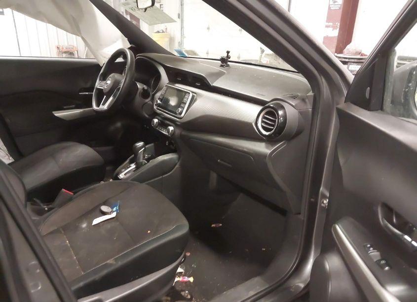 Photo 5 of 2020 Nissan Kicks SV XTRONIC CVT (VIN 3N1CP5CV5LL490622)