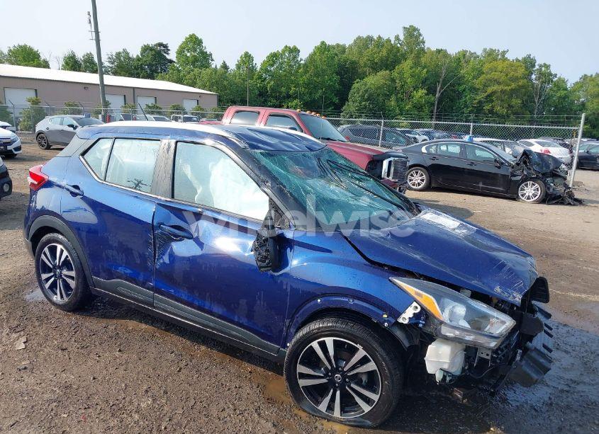 2020 Nissan Kicks SV XTRONIC CVT (VIN 3N1CP5CV5LL519519) main photo