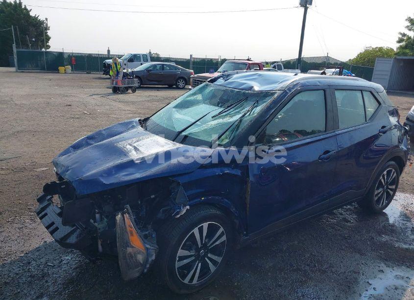 Photo 2 of 2020 Nissan Kicks SV XTRONIC CVT (VIN 3N1CP5CV5LL519519)