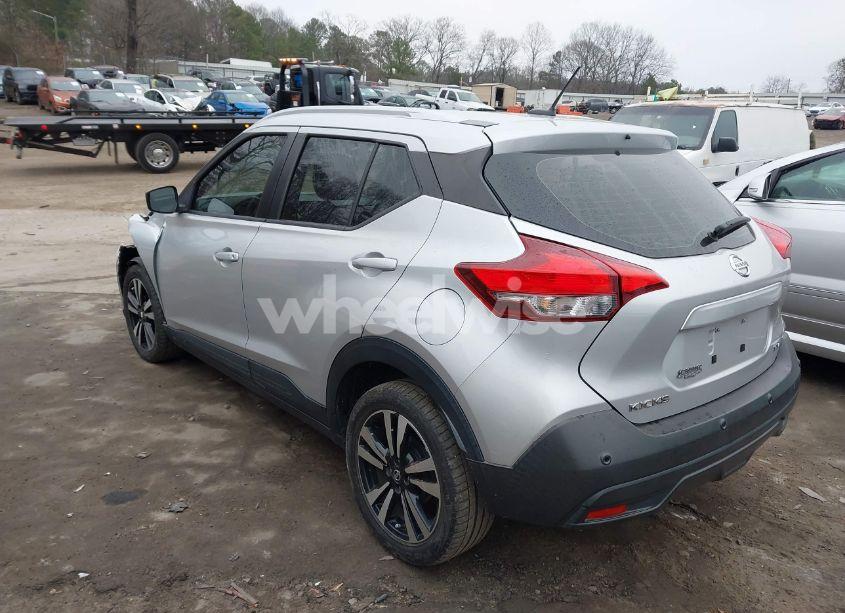 Photo 3 of 2020 Nissan Kicks SV XTRONIC CVT (VIN 3N1CP5CV5LL526941)