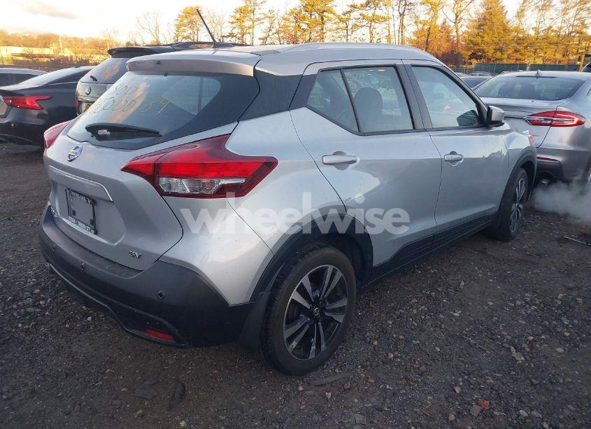 Photo 4 of 2020 Nissan Kicks SV XTRONIC CVT (VIN 3N1CP5CV5LL560006)