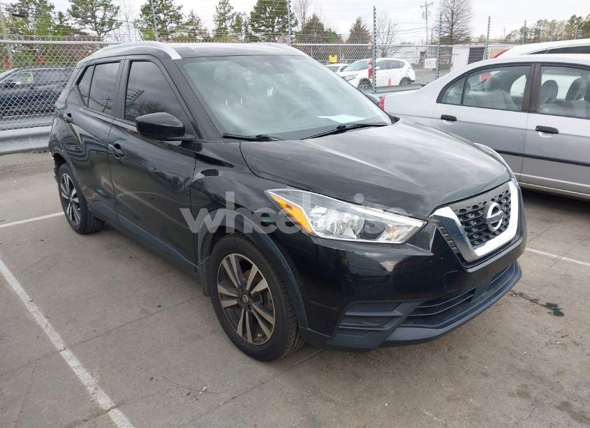 2020 Nissan Kicks SV XTRONIC CVT (VIN 3N1CP5CV5LL573791) main photo