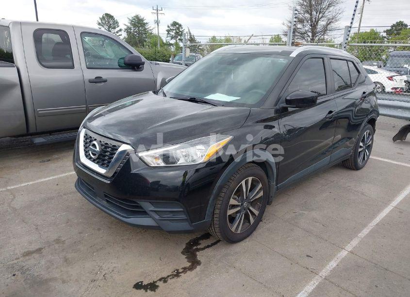 Photo 2 of 2020 Nissan Kicks SV XTRONIC CVT (VIN 3N1CP5CV5LL573791)
