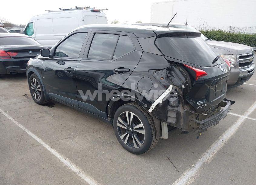 Photo 3 of 2020 Nissan Kicks SV XTRONIC CVT (VIN 3N1CP5CV5LL573791)