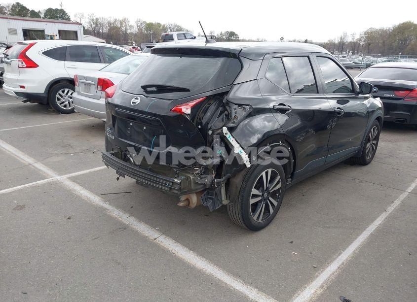 Photo 4 of 2020 Nissan Kicks SV XTRONIC CVT (VIN 3N1CP5CV5LL573791)