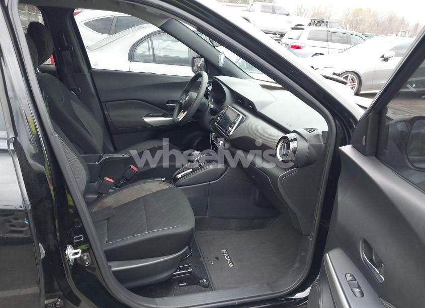 Photo 5 of 2020 Nissan Kicks SV XTRONIC CVT (VIN 3N1CP5CV5LL573791)