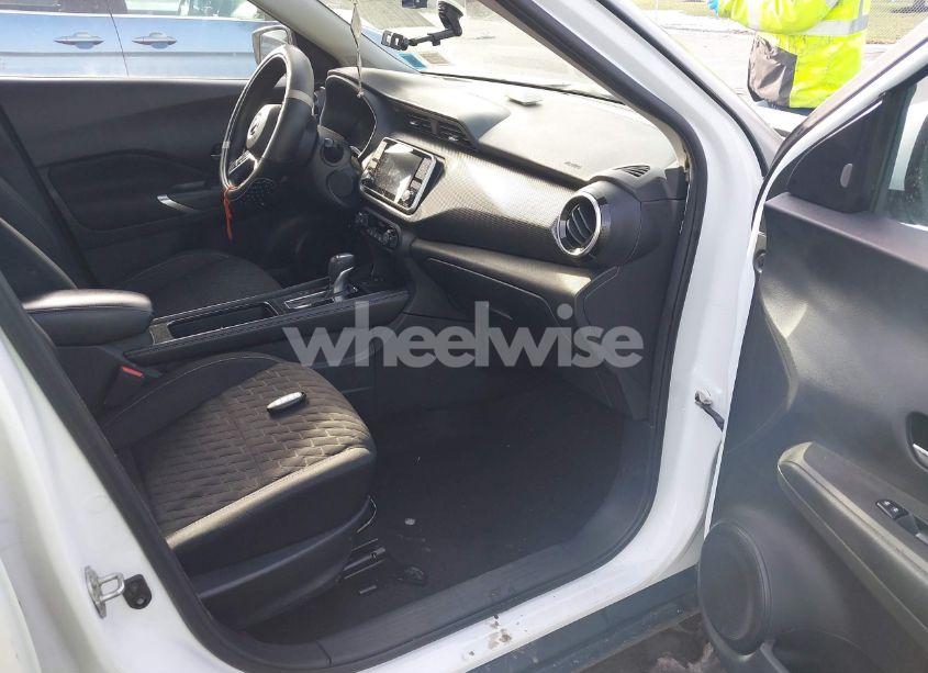 Photo 5 of 2021 Nissan Kicks SV XTRONIC CVT (VIN 3N1CP5CV5ML484398)