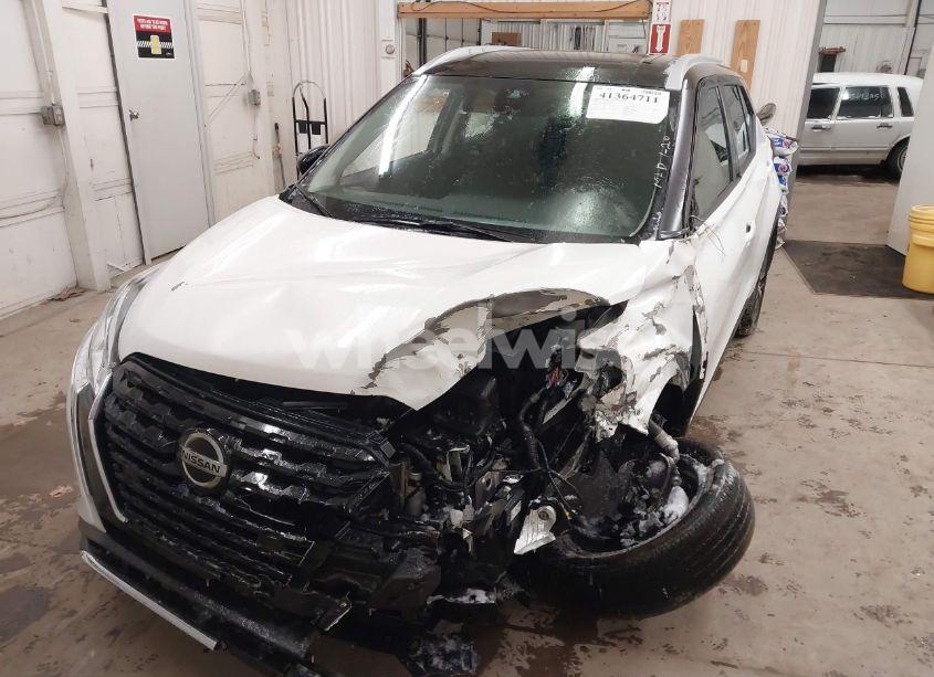 Photo 2 of 2021 Nissan Kicks SV XTRONIC CVT (VIN 3N1CP5CV5ML537388)