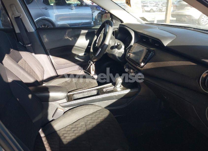 Photo 5 of 2021 Nissan Kicks SV XTRONIC CVT (VIN 3N1CP5CV5ML553333)