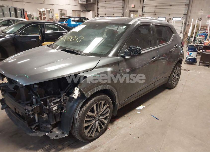 Photo 2 of 2022 Nissan Kicks SV XTRONIC CVT (VIN 3N1CP5CV5NL486055)