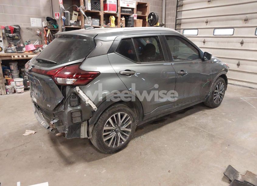Photo 4 of 2022 Nissan Kicks SV XTRONIC CVT (VIN 3N1CP5CV5NL486055)