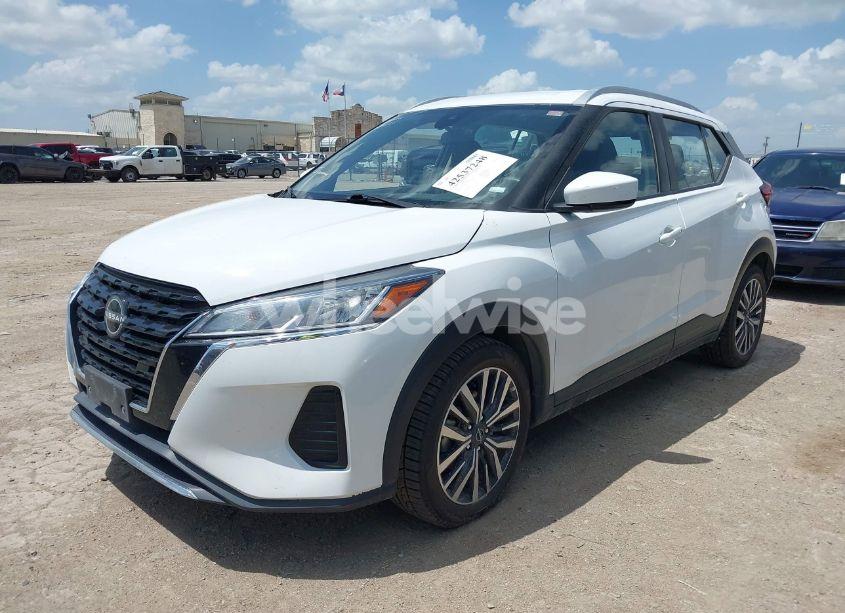 Photo 2 of 2022 Nissan Kicks SV XTRONIC CVT (VIN 3N1CP5CV5NL490803)