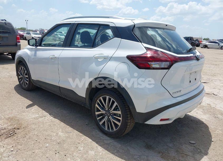 Photo 3 of 2022 Nissan Kicks SV XTRONIC CVT (VIN 3N1CP5CV5NL490803)