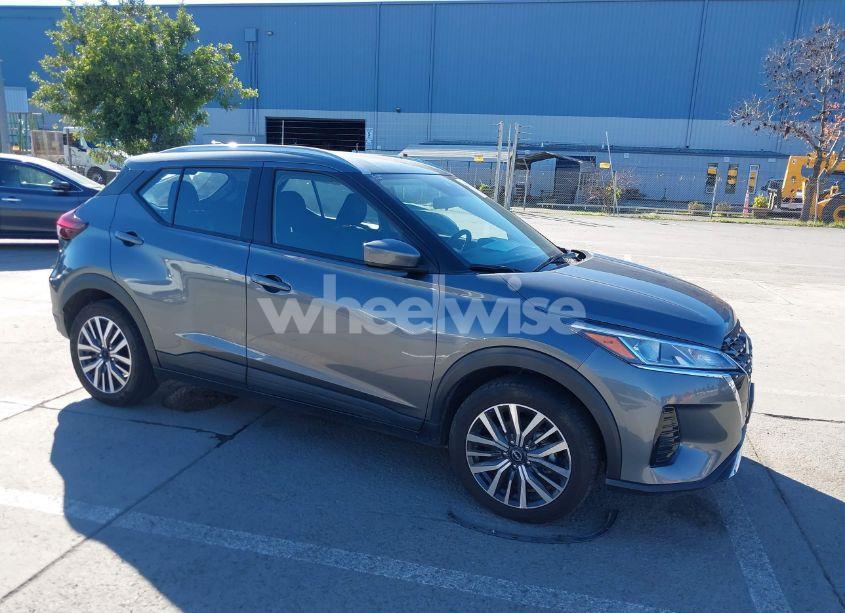 2022 Nissan Kicks SV XTRONIC CVT (VIN 3N1CP5CV5NL522035) main photo