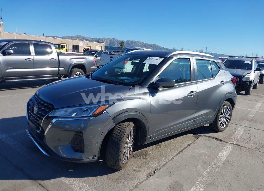 Photo 2 of 2022 Nissan Kicks SV XTRONIC CVT (VIN 3N1CP5CV5NL522035)