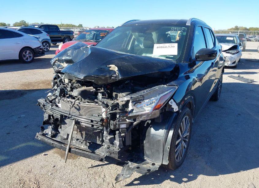 Photo 2 of 2022 Nissan Kicks SV XTRONIC CVT (VIN 3N1CP5CV5NL523007)