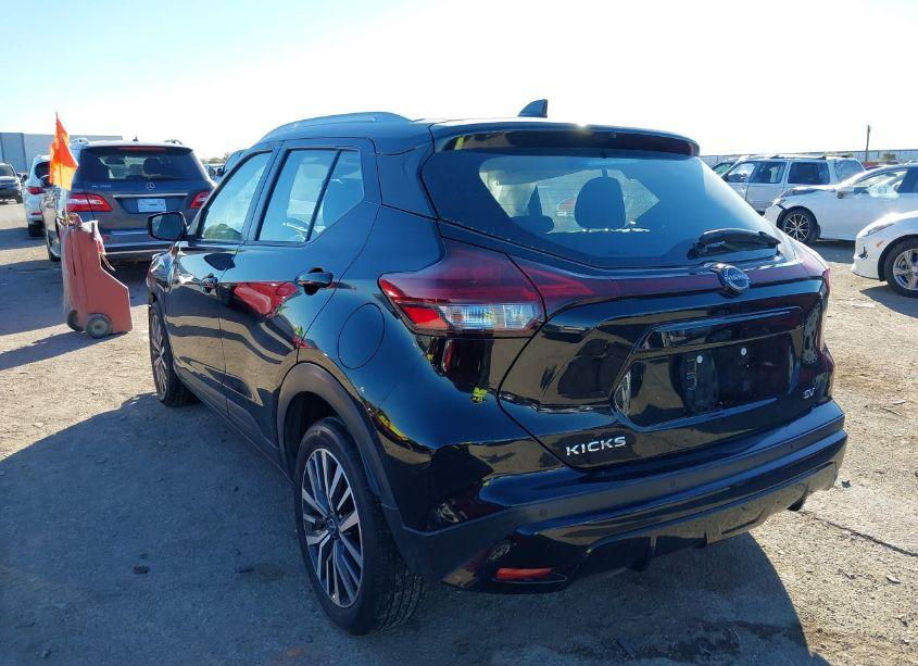 Photo 3 of 2022 Nissan Kicks SV XTRONIC CVT (VIN 3N1CP5CV5NL523007)