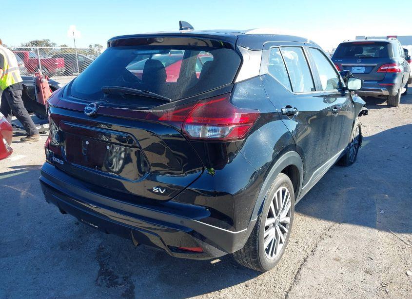 Photo 4 of 2022 Nissan Kicks SV XTRONIC CVT (VIN 3N1CP5CV5NL523007)