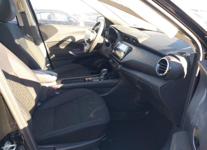 Photo 5 of 2022 Nissan Kicks SV XTRONIC CVT (VIN 3N1CP5CV5NL523007)