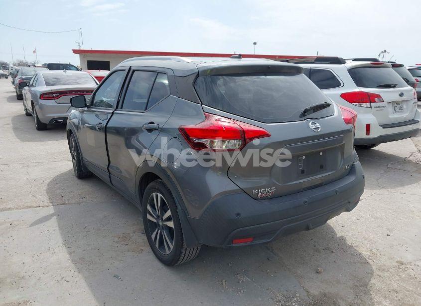 Photo 3 of 2020 Nissan Kicks SV XTRONIC CVT (VIN 3N1CP5CV6LL541397)