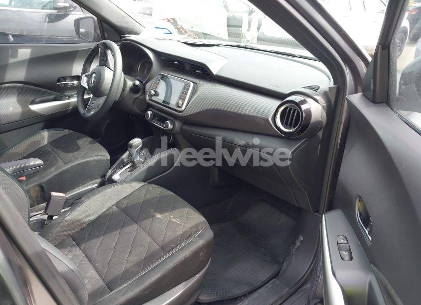 Photo 5 of 2020 Nissan Kicks SV XTRONIC CVT (VIN 3N1CP5CV6LL541397)