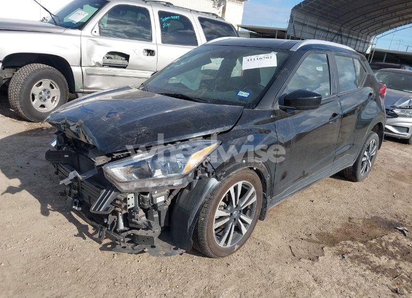 Photo 2 of 2020 Nissan Kicks SV XTRONIC CVT (VIN 3N1CP5CV6LL546714)