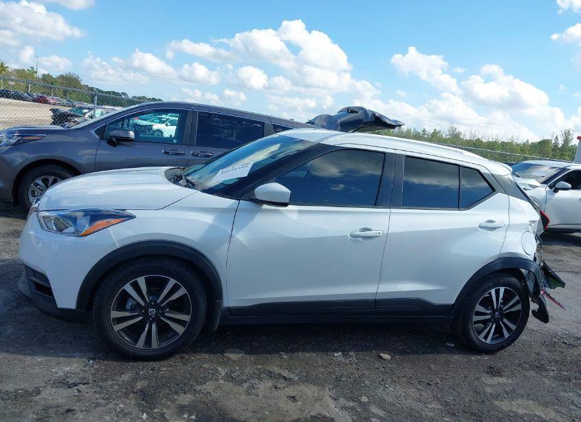 Photo 14 of 2020 Nissan Kicks SV XTRONIC CVT (VIN 3N1CP5CV6LL547555)