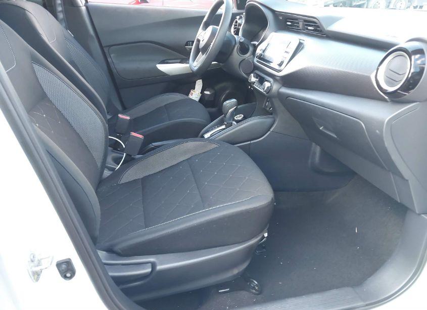 Photo 5 of 2020 Nissan Kicks SV XTRONIC CVT (VIN 3N1CP5CV6LL547555)