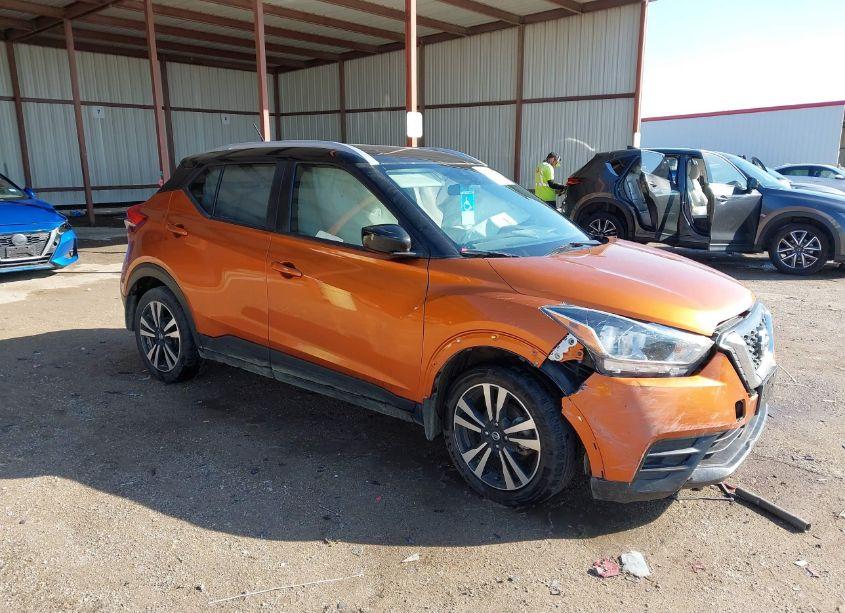 2020 Nissan Kicks SV XTRONIC CVT (VIN 3N1CP5CV6LL552965) main photo