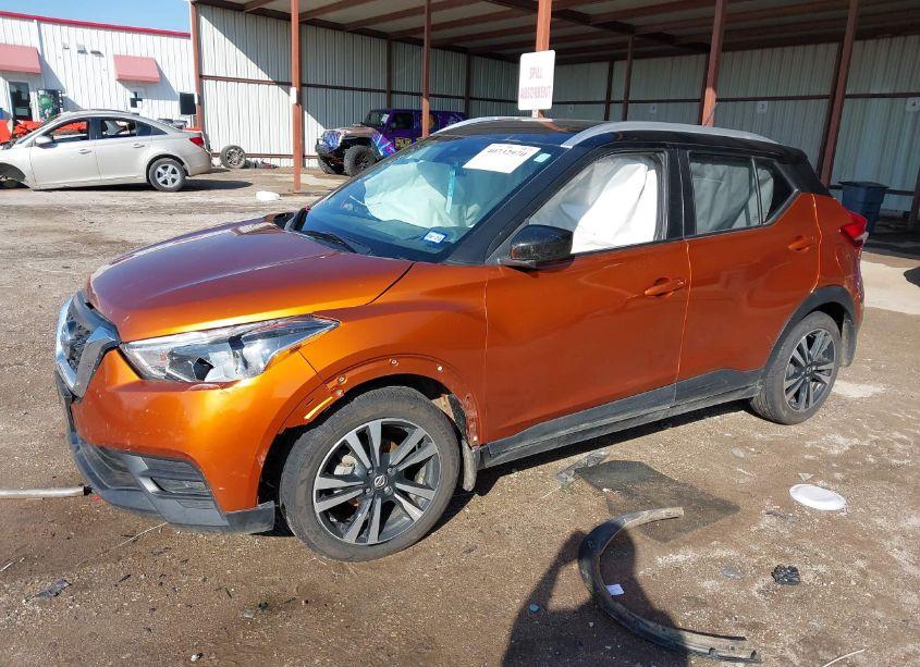 Photo 2 of 2020 Nissan Kicks SV XTRONIC CVT (VIN 3N1CP5CV6LL552965)