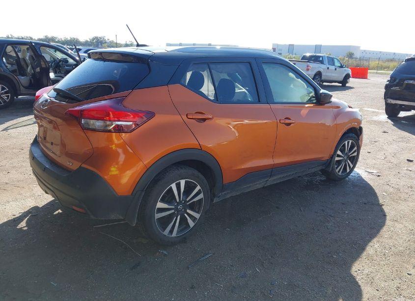 Photo 4 of 2020 Nissan Kicks SV XTRONIC CVT (VIN 3N1CP5CV6LL552965)